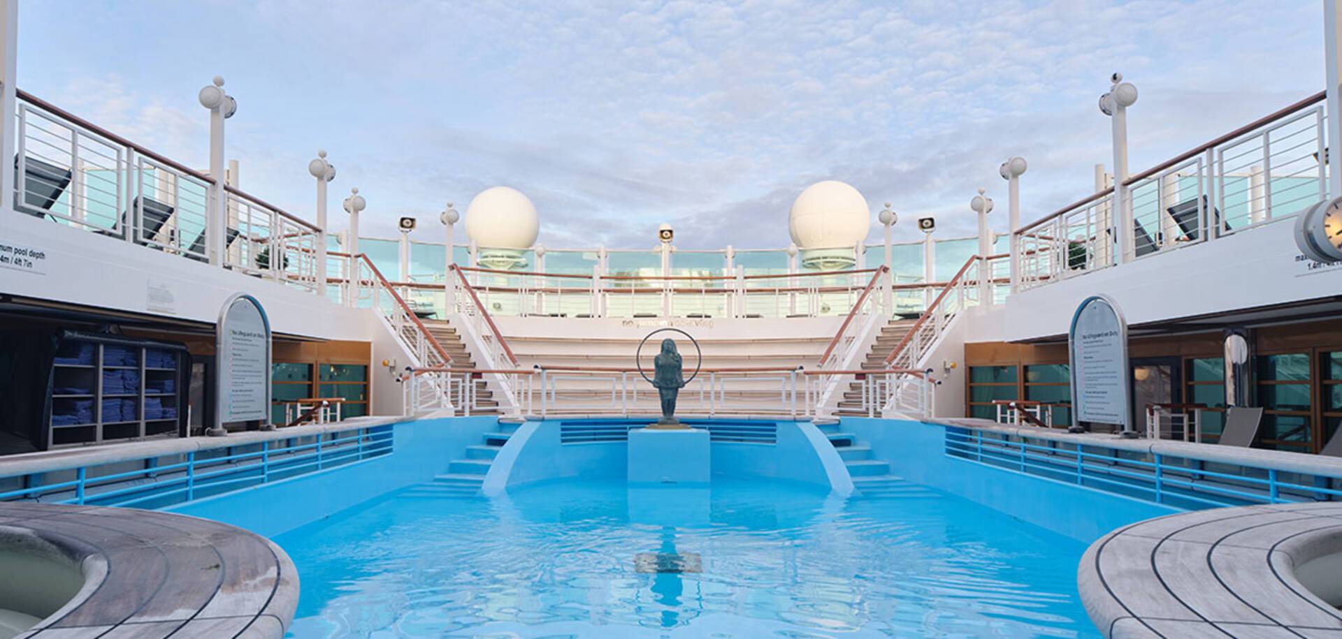 Oasis Pool on Ventura