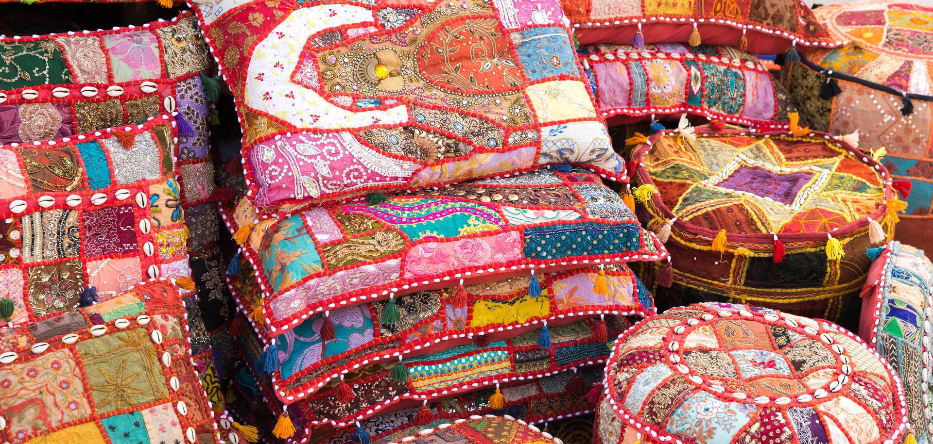 Handmade pillows, Abu Dhabi