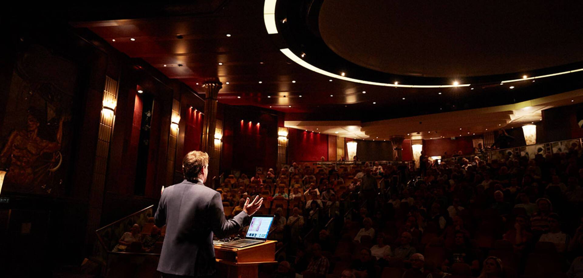 Illuminations on Queen Mary 2