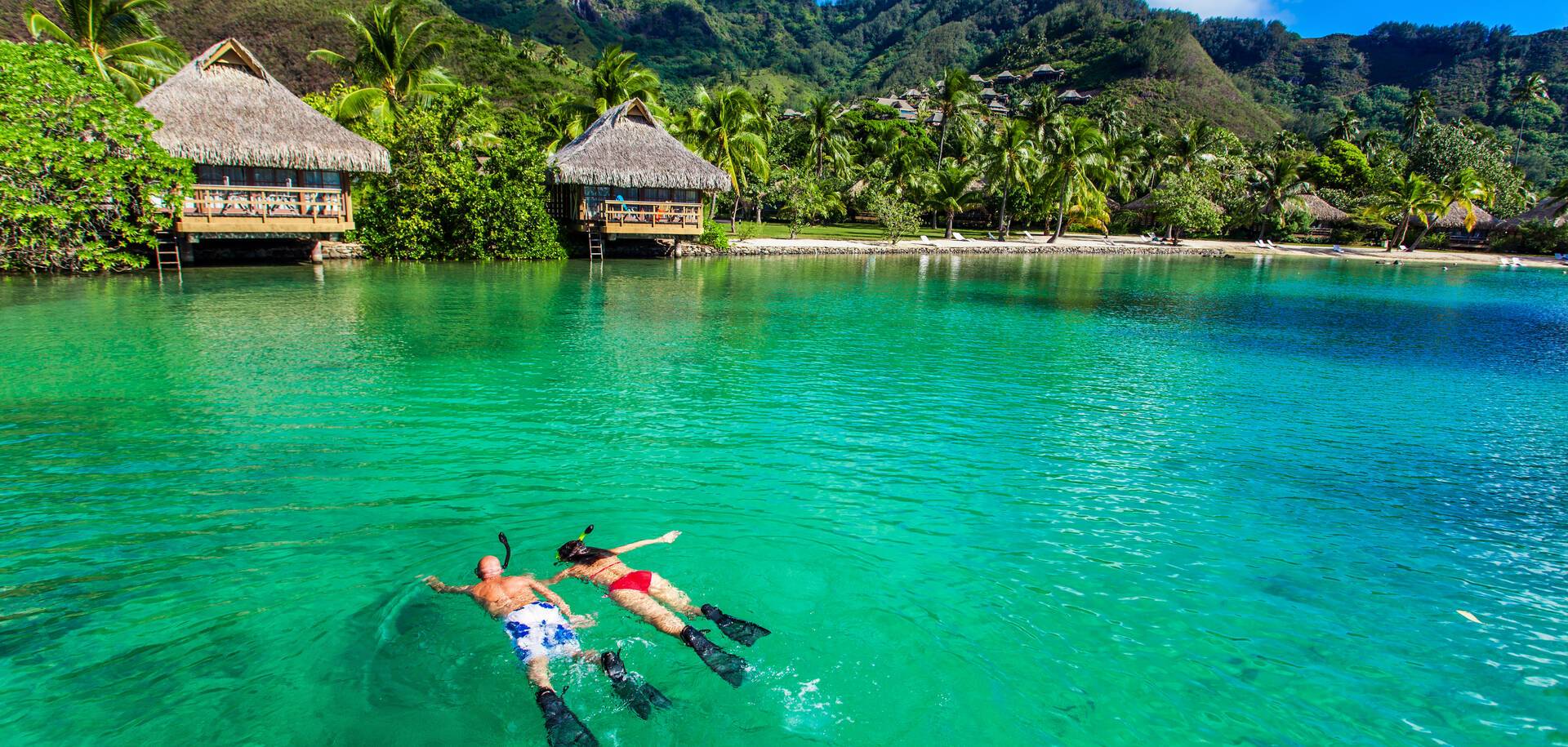 Couple snorkelling, Bora Bora