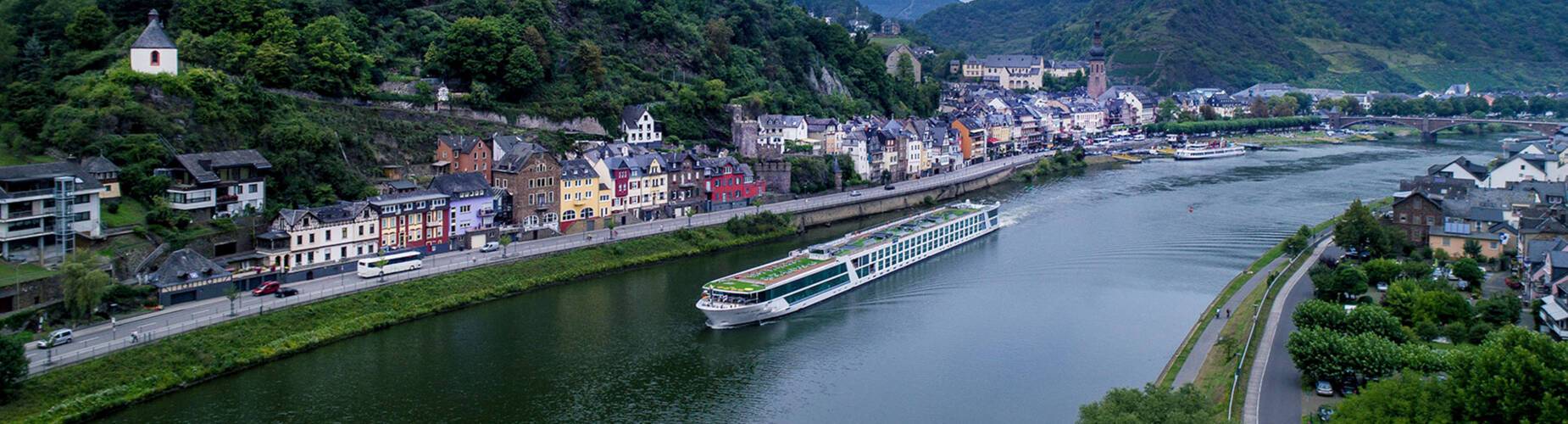 Emerald Destiny, Emerald Cruises