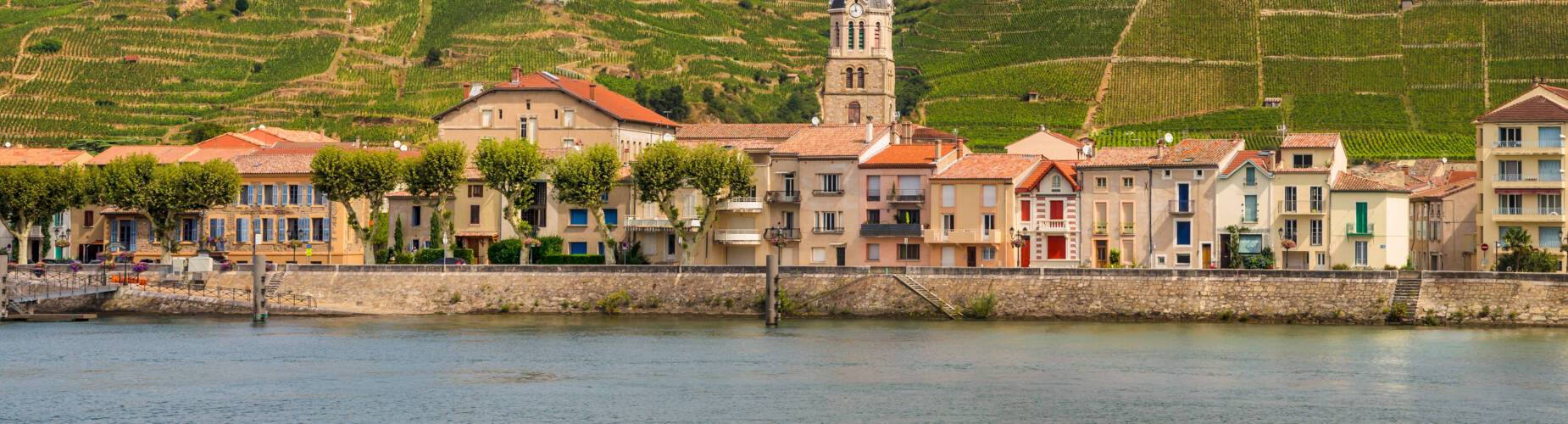 A panoramic view of Tournon