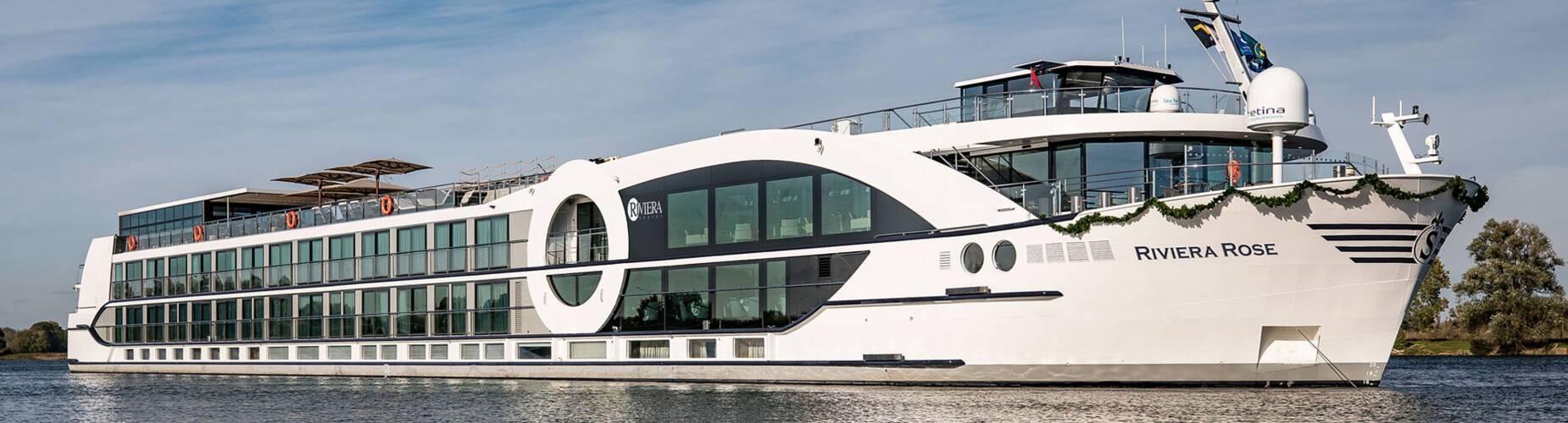 A full-view image of MS Riviera Rose