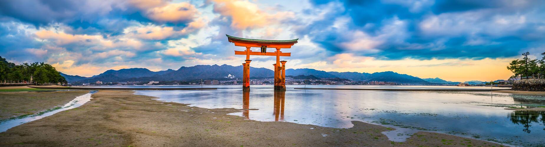 Floating Torii gate of Itsukushima Shrine at Miyajima, Hiroshima